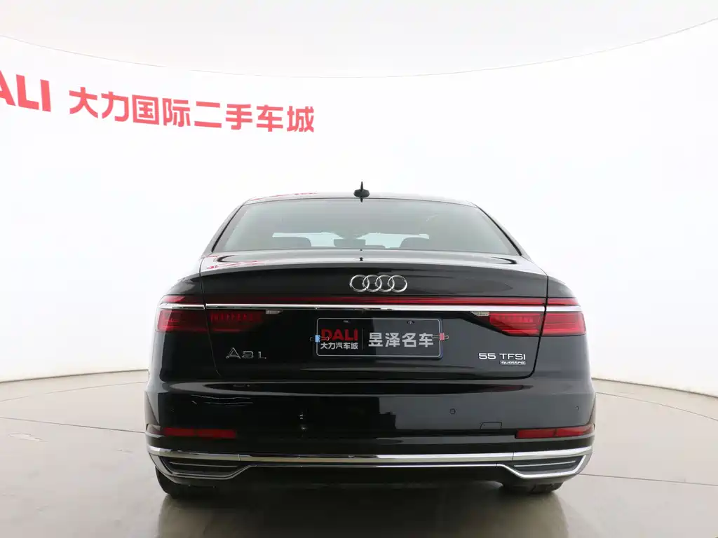 Audi A8 2018 — фото 8