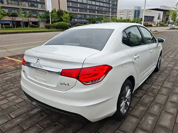 Citroën C4L 2014