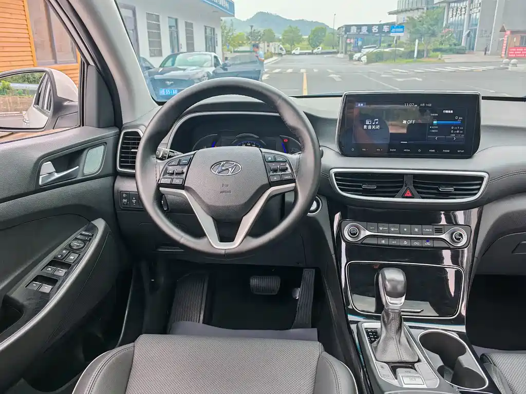Hyundai Tucson 2021 — фото 11