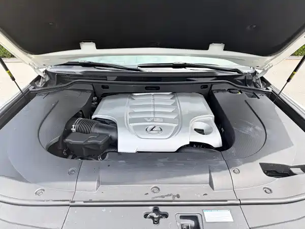Lexus LX 2015
