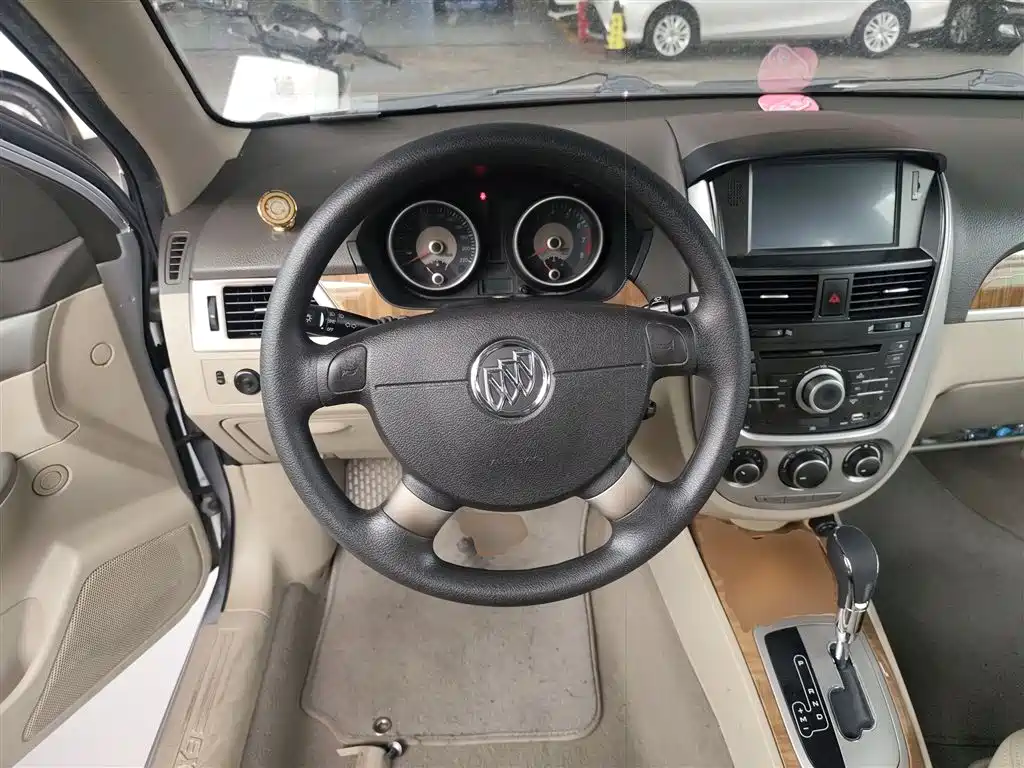 Buick Excelle 2016 — фото 11