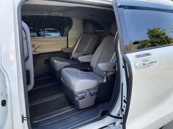 Toyota Sienna 2024