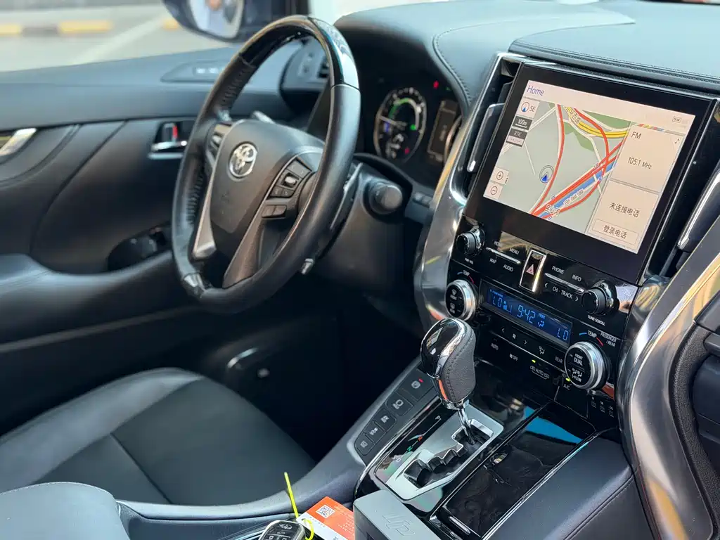 Toyota Vellfire 2022 — фото 8