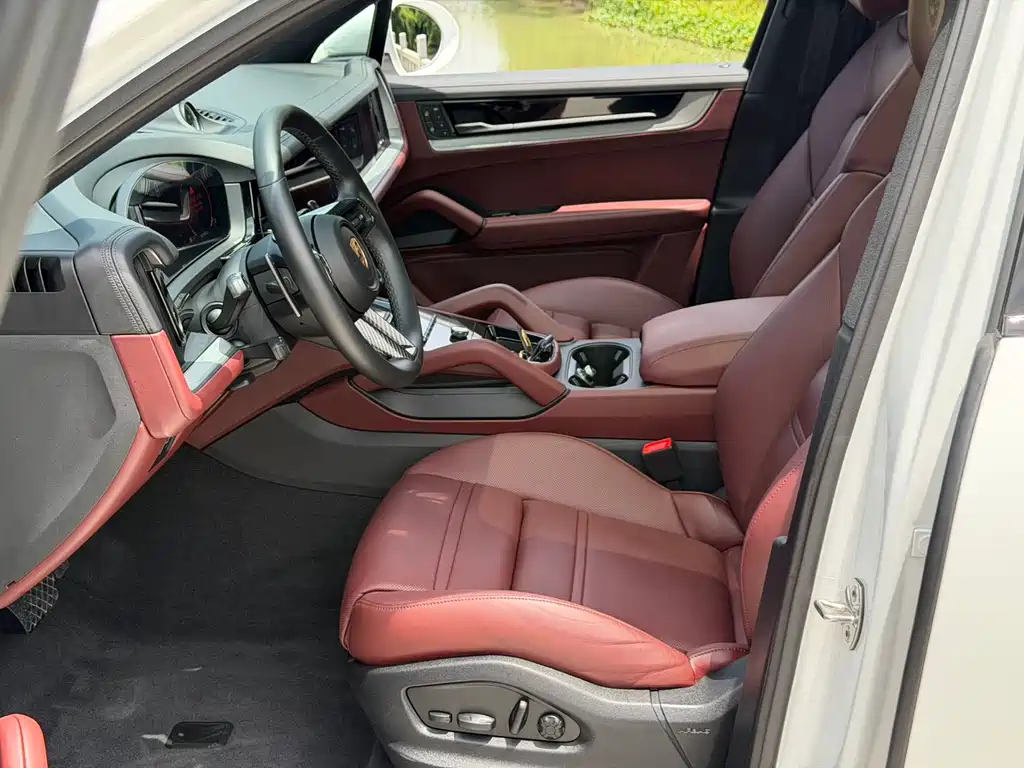 Porsche Cayenne 2024