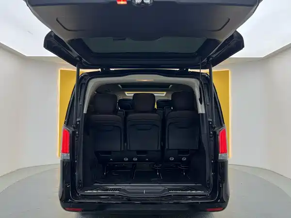 Mercedes-Benz V-Class 2025