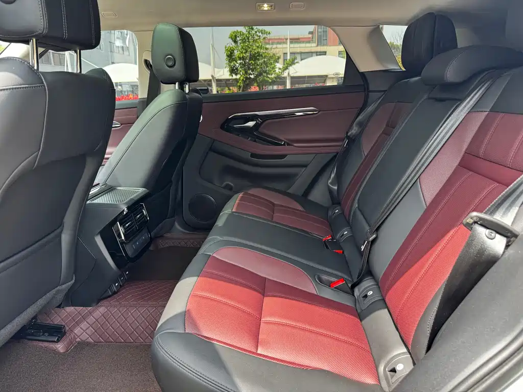 Land Rover Evoque 2023 — фото 8