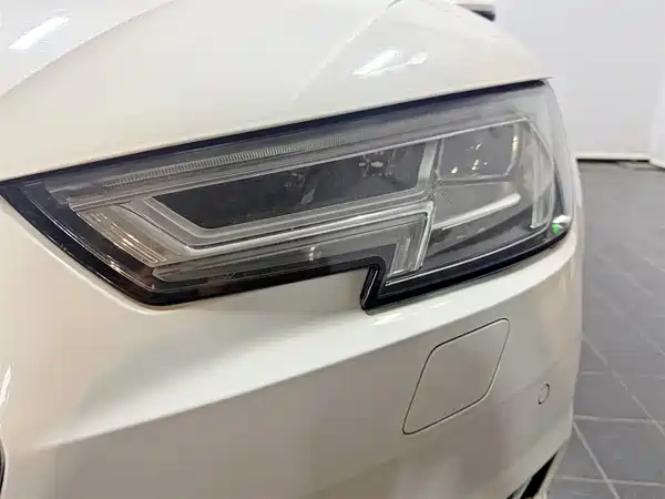 Audi A4L 2016