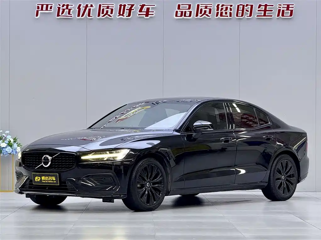 Volvo S60 2022 — фото 1
