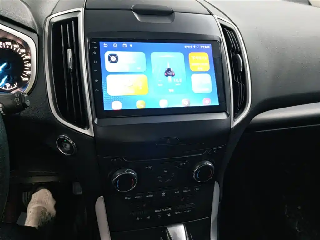 Ford Edge 2018 — фото 13