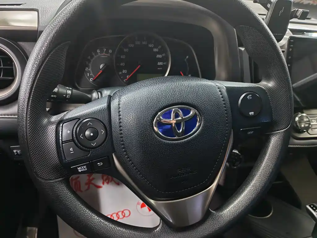 Toyota RAV4 2014 — фото 16