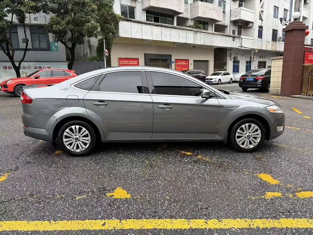 Ford Mondeo Zhisheng 2011 — фото 4