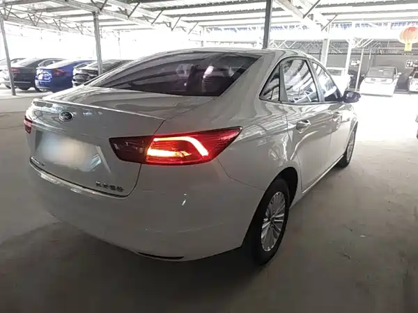 Ford Escort 2015