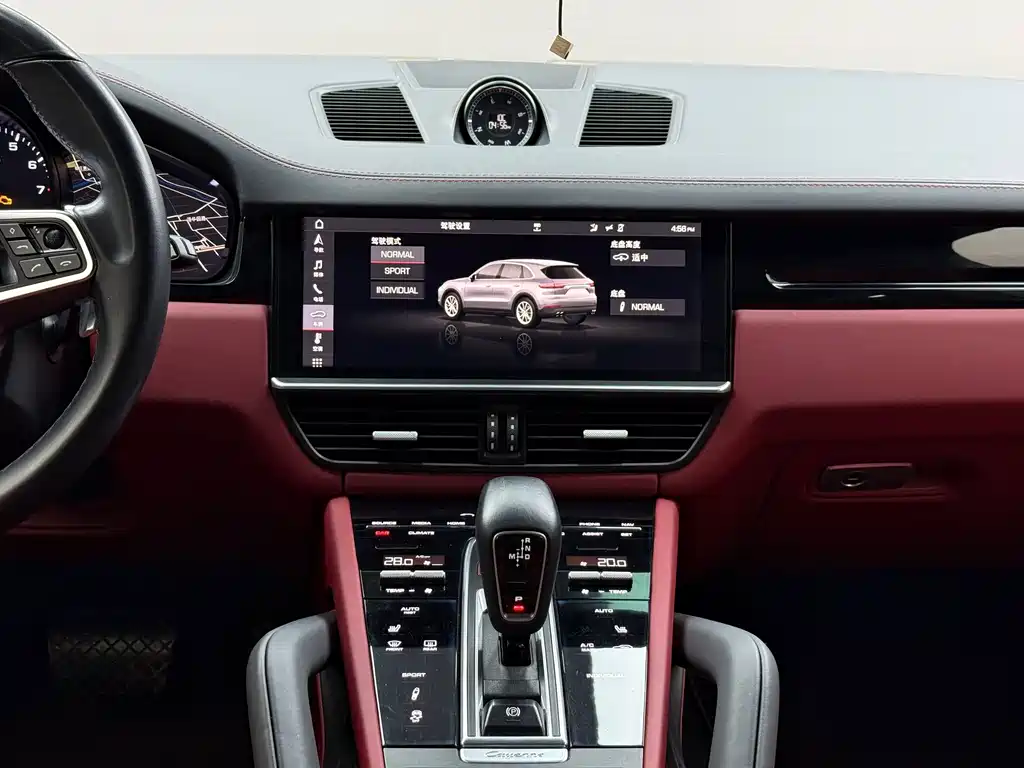 Porsche Cayenne 2019 — фото 10