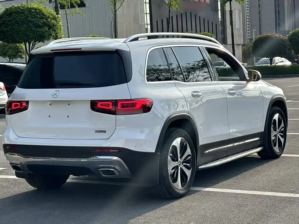Mercedes-Benz GLB 2023