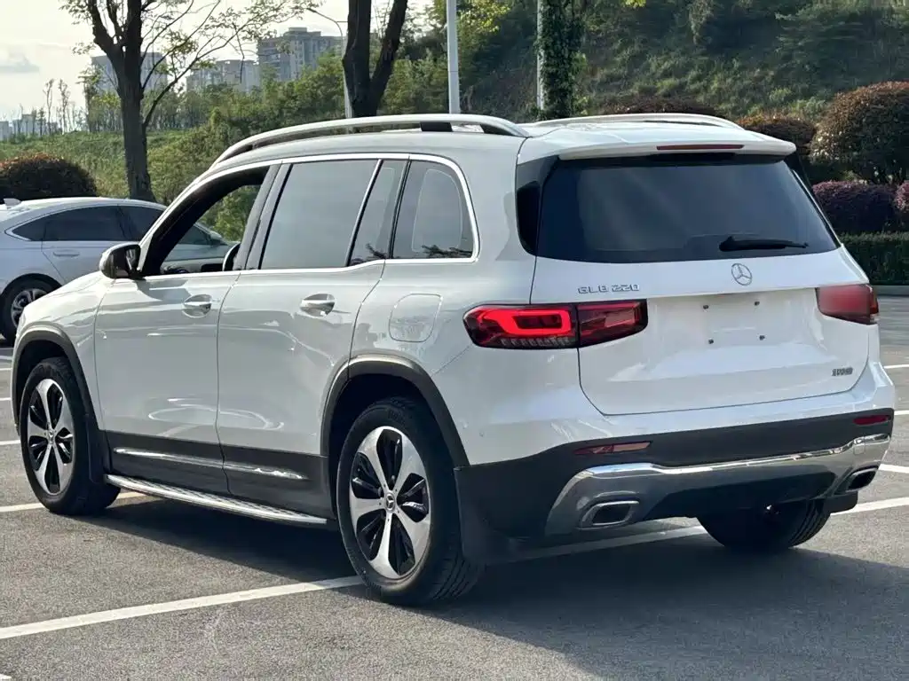 Mercedes-Benz GLB 2023