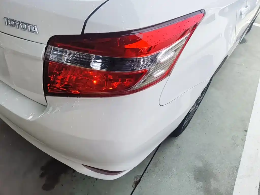 Toyota Vios 2015 — фото 8