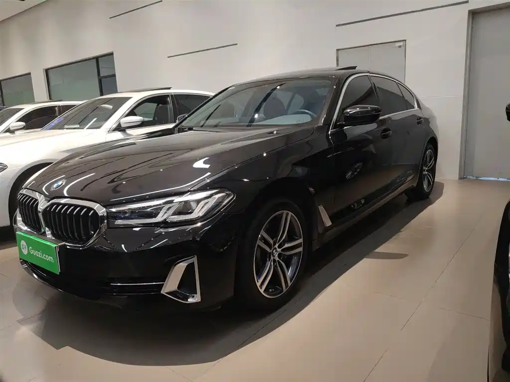 BMW 5 Series 2023 — фото 1