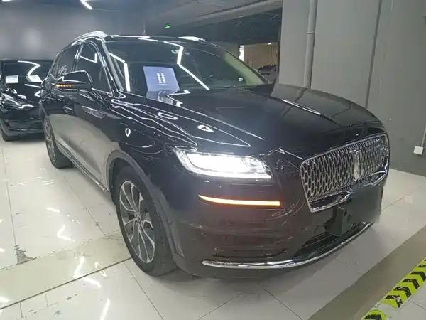 Lincoln Nautilus 2021