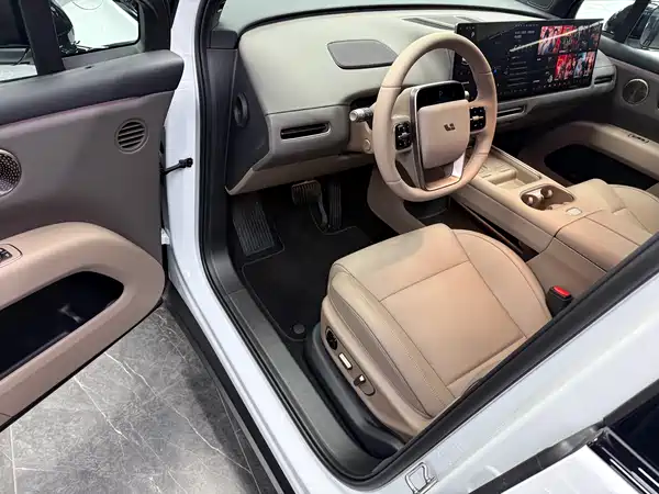 Li Auto i6 2025
