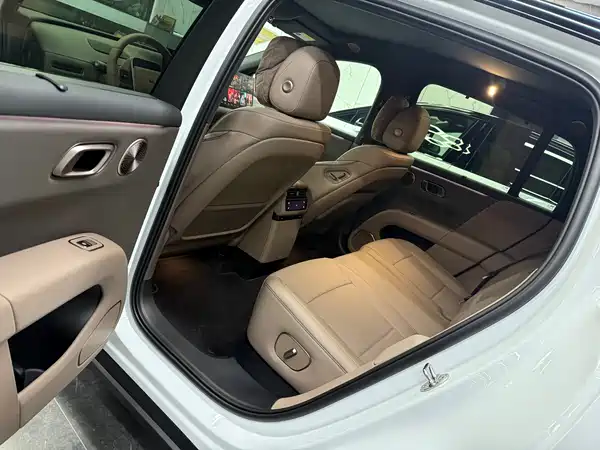 Li Auto i6 2025