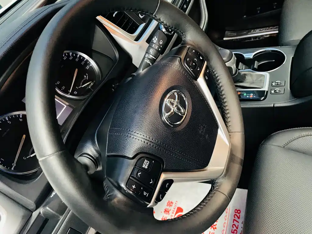 Toyota Highlander 2018 — фото 11