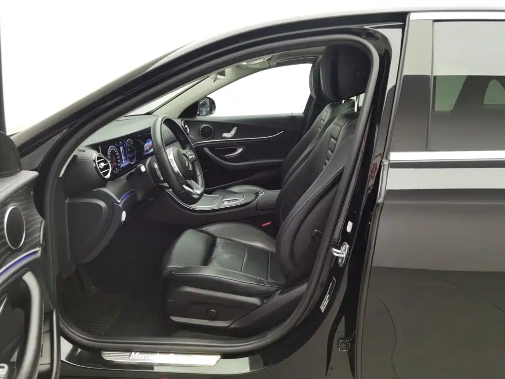 Mercedes-Benz E-Class 2019 — фото 10