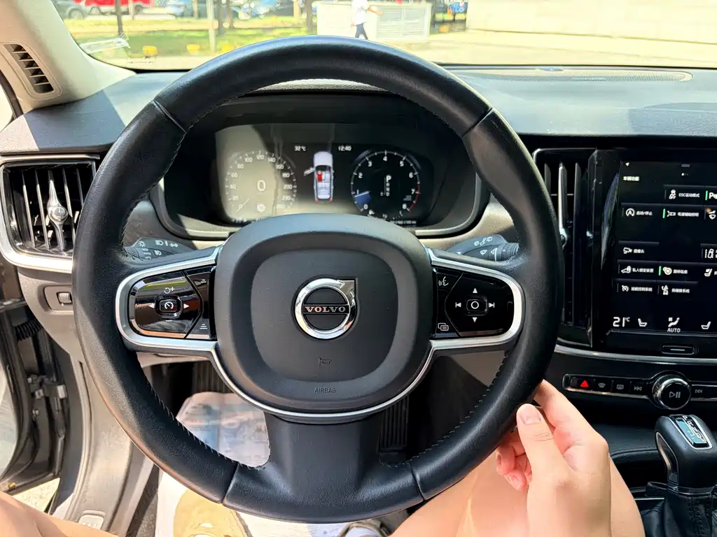 Volvo V90 2020 — фото 19