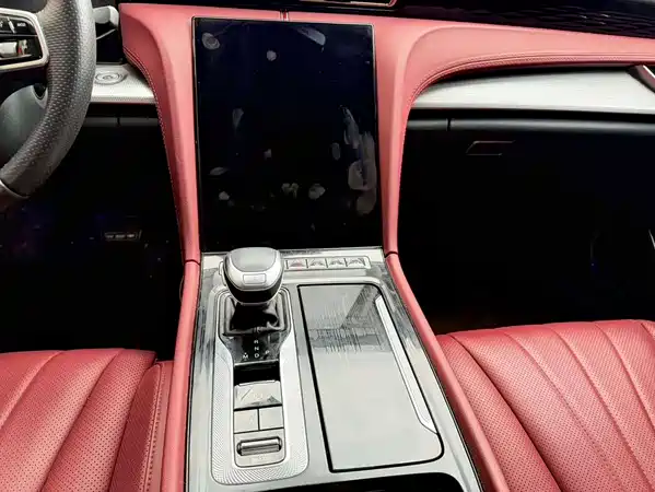 Hongqi H5 2022