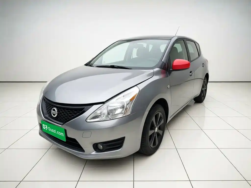 Nissan Tiida 2015