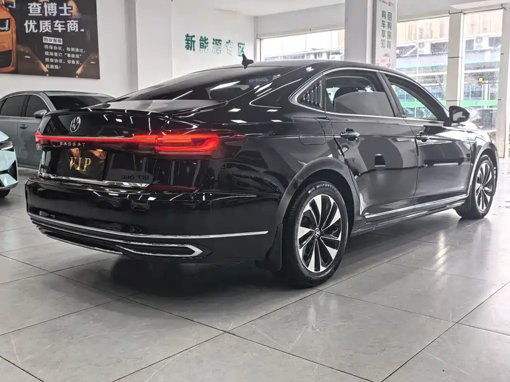 Volkswagen Passat 2022 — фото 14