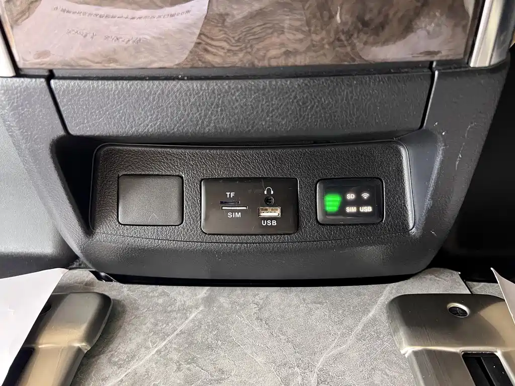 Toyota Vellfire 2022 — фото 32