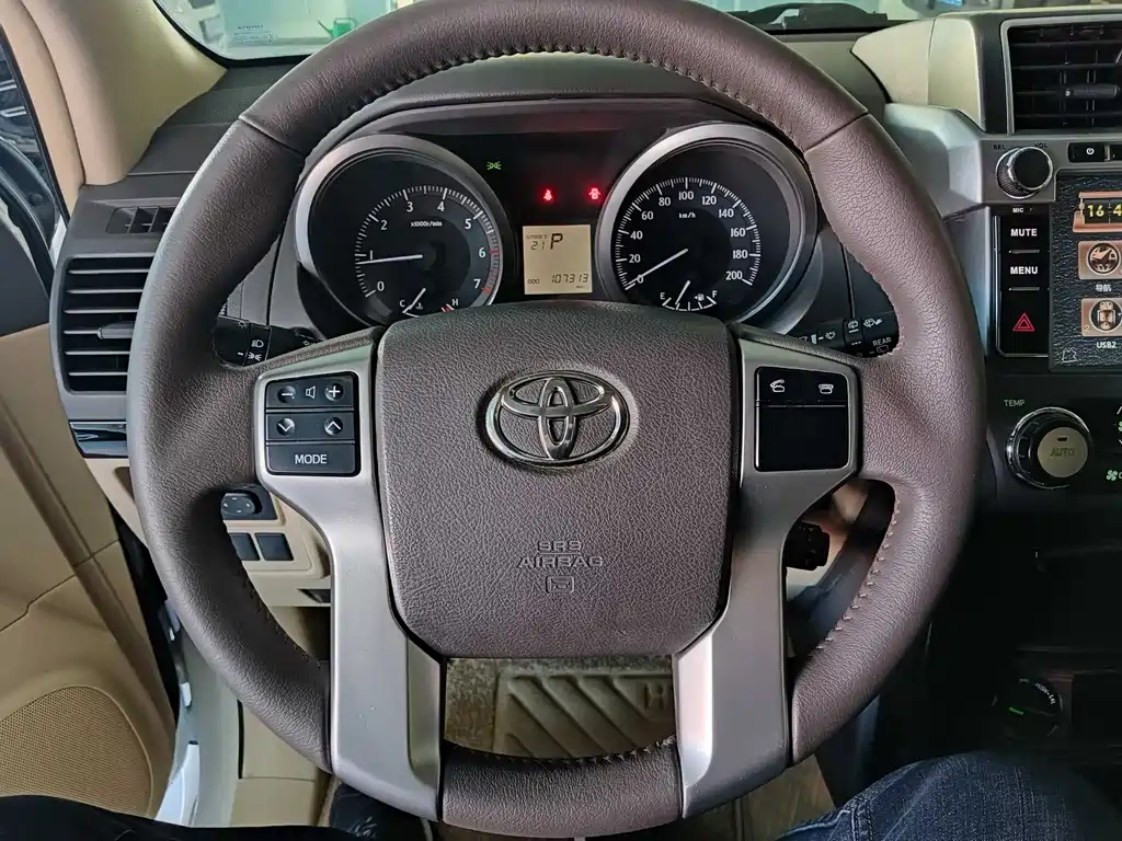 Toyota Prado 2015 — фото 10