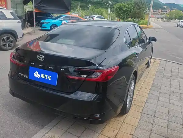 Toyota Camry 2025