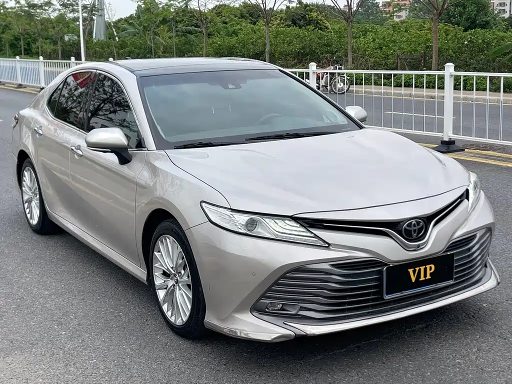 Toyota Camry 2018 — фото 3