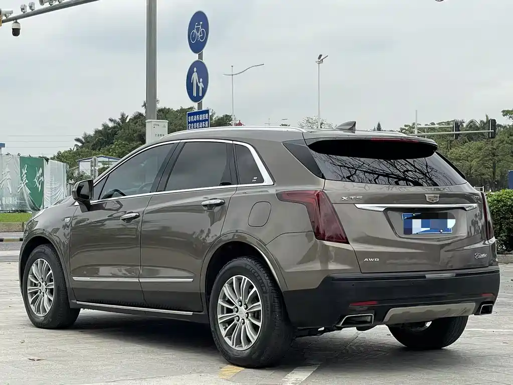 Cadillac XT5 2016 — фото 6