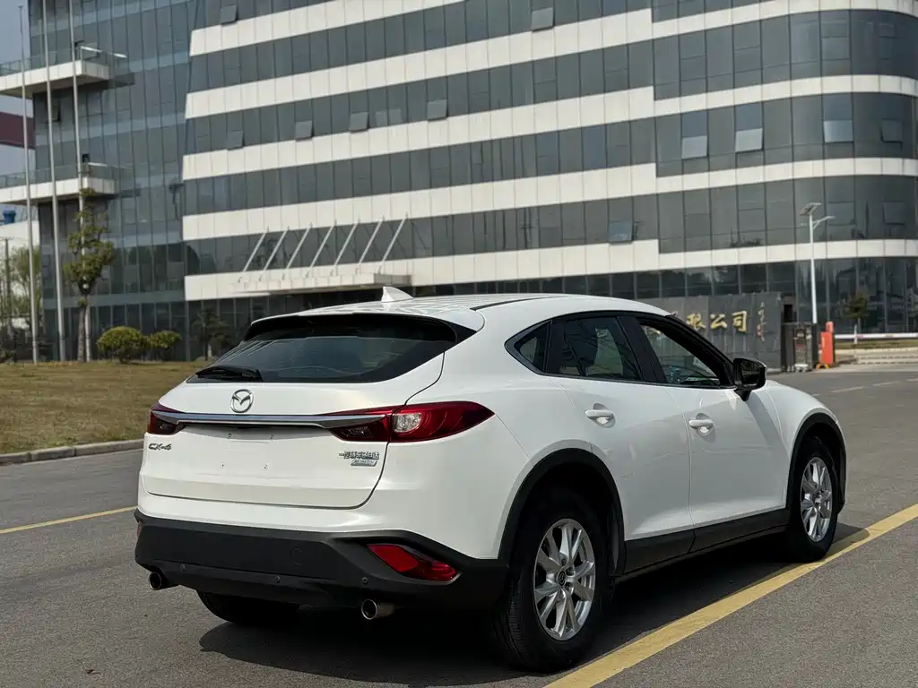 Mazda CX-4 2016 — фото 12