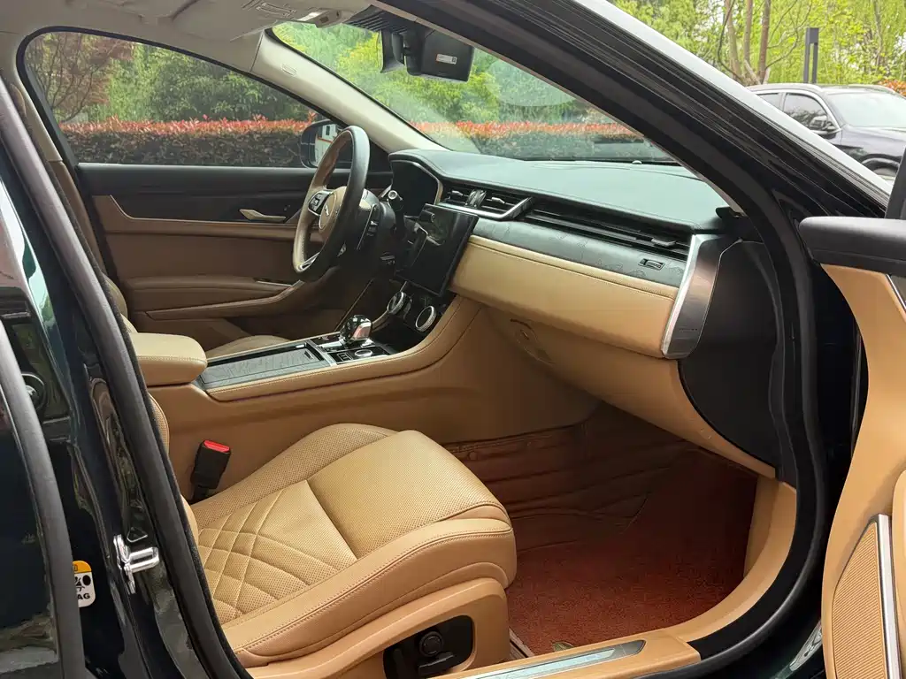 Jaguar XFL 2022 — фото 10