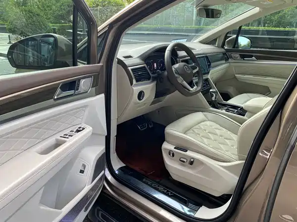 Volkswagen Viloran 2020