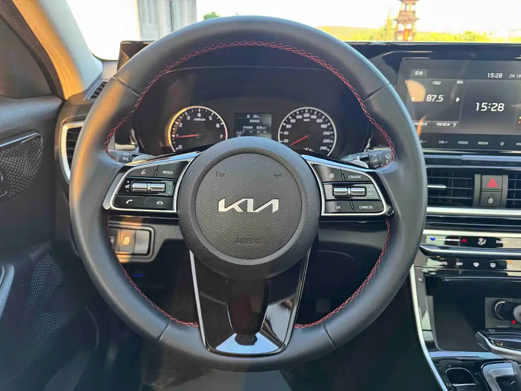 Kia KX3 2022 — фото 15