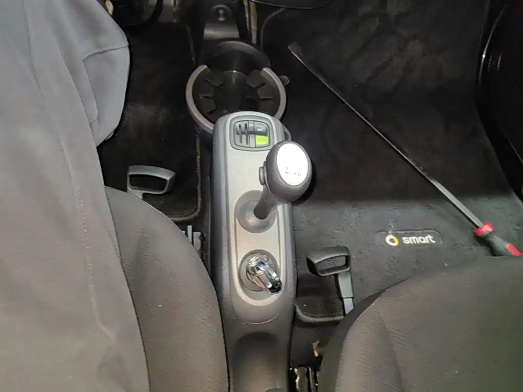 smart Fortwo 2015 — фото 14