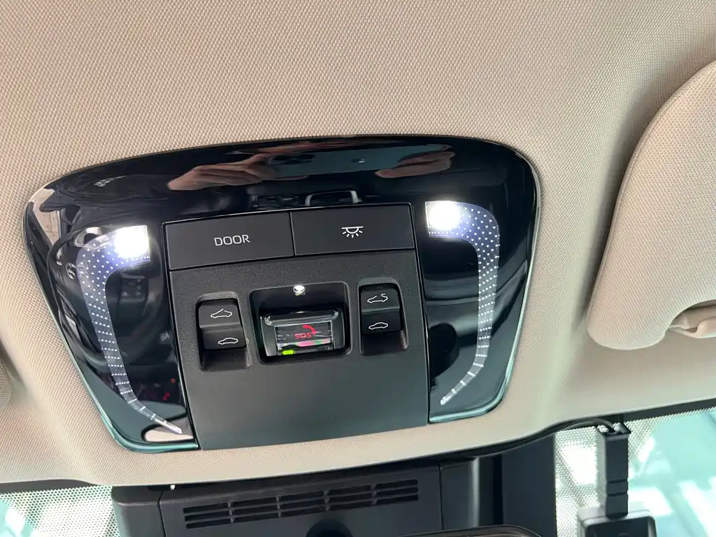Toyota Camry 2025 — фото 17