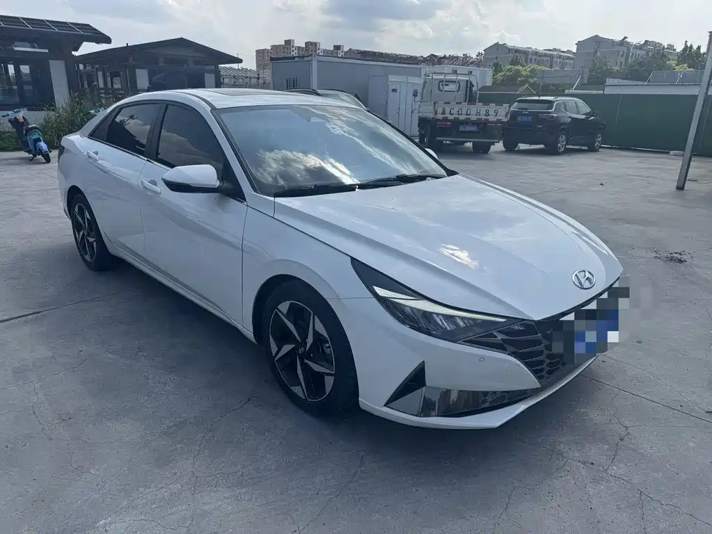 Hyundai Elantra 2023