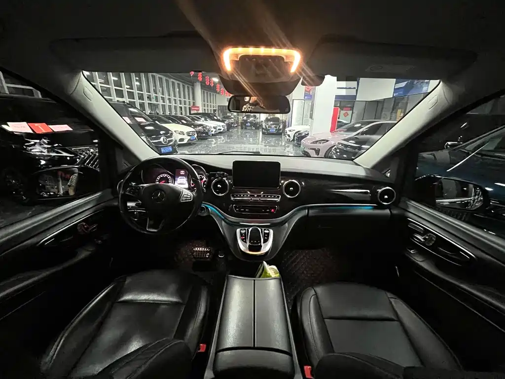 Mercedes-Benz V-Class 2020 — фото 8