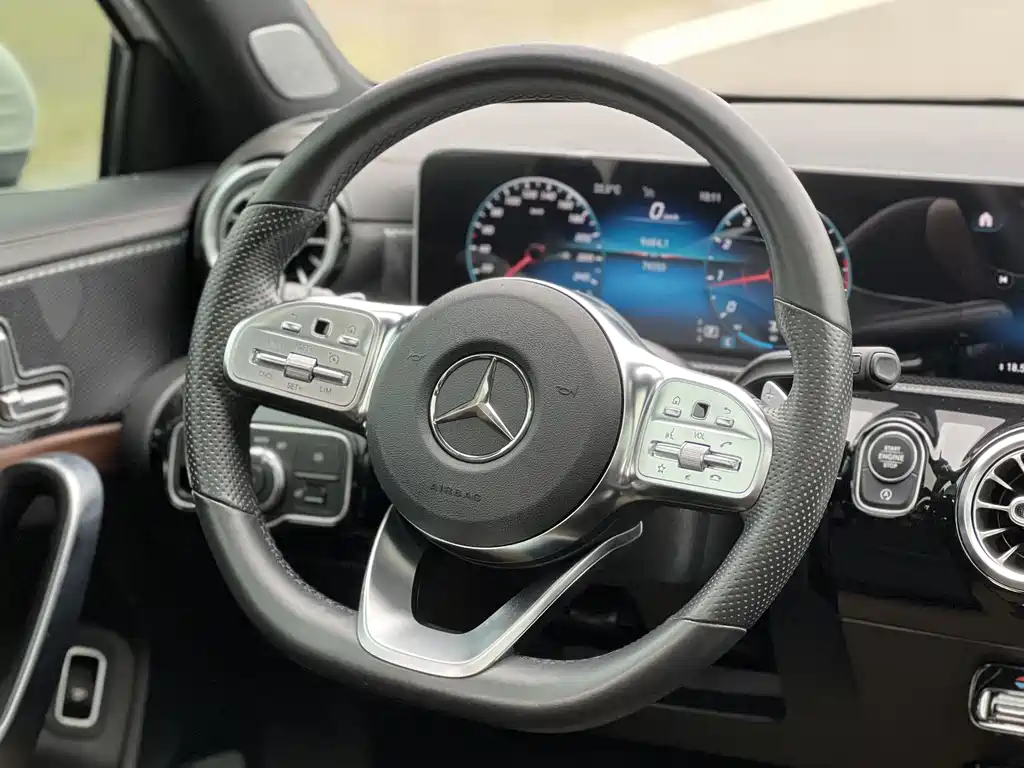 Mercedes-Benz A-Class 2020 — фото 13