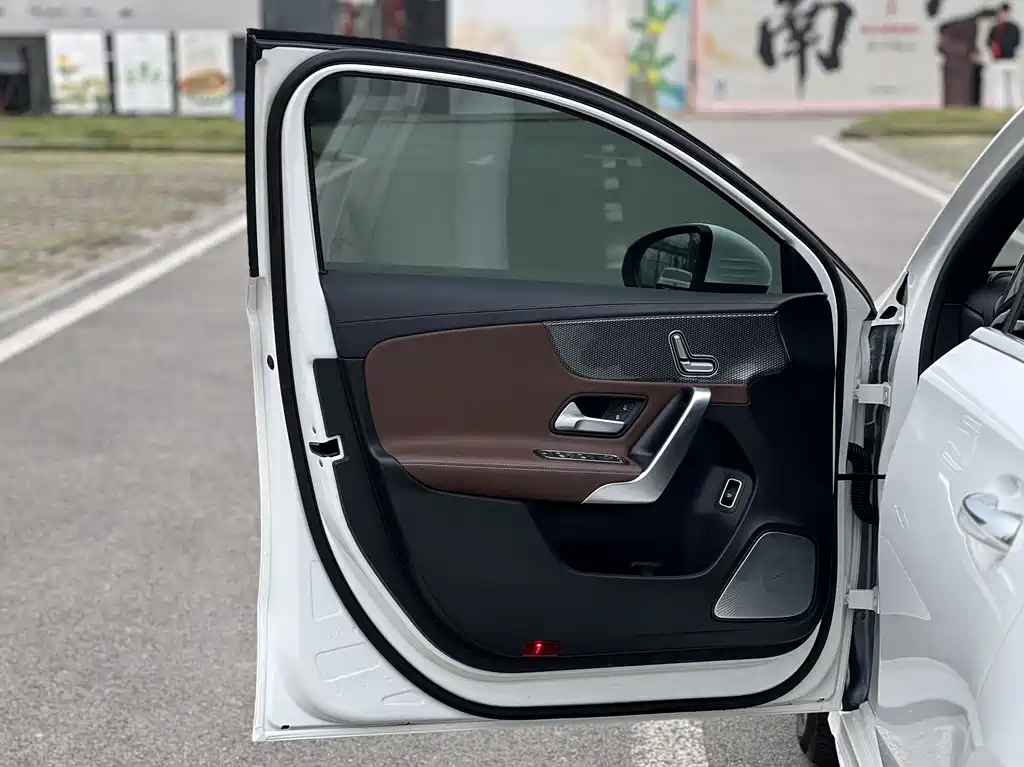 Mercedes-Benz A-Class 2020 — фото 16