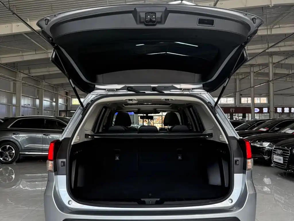 Subaru Forester 2022 — фото 19