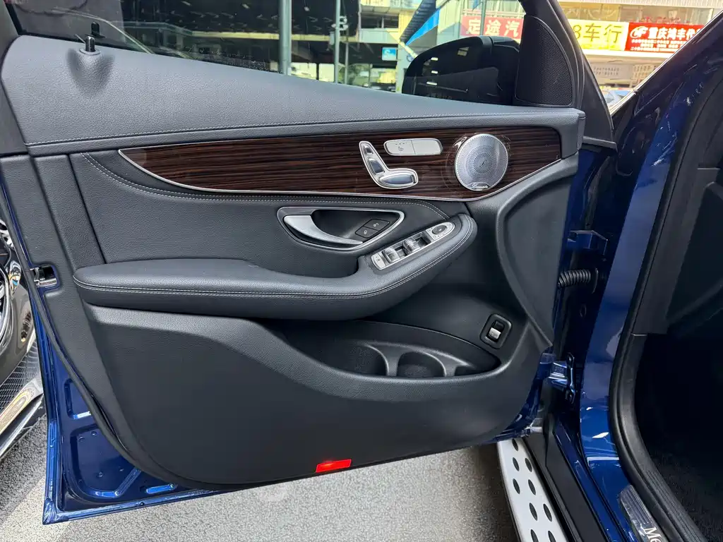 Mercedes-Benz GLC 2018 — фото 11