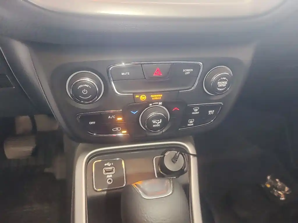 Jeep Compass 2020 — фото 13