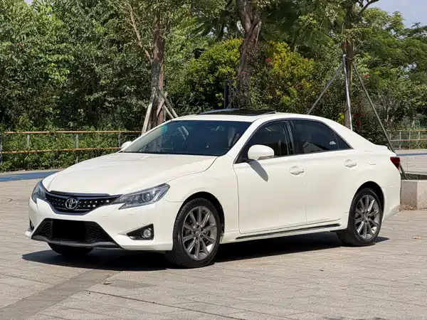 Toyota Reiz 2013