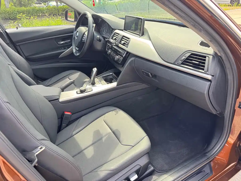 BMW 3 Series 2015 — фото 13